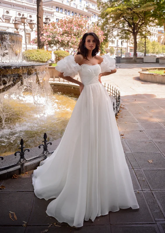 Modern Strapless Organza Wedding Dress with Removable Puffy Sleeves